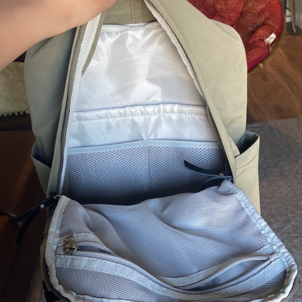 Backpack - Picture 3 of 5
